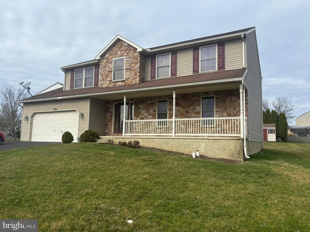 228 S BROAD ST, Jonestown, PA 17038