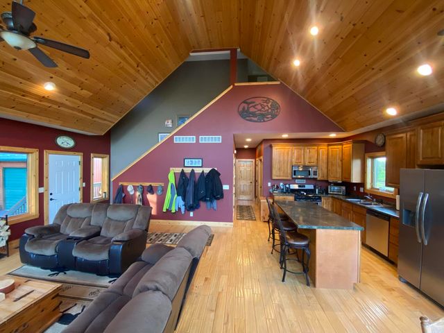 7330 N Crestview Road, Stillman Valley, IL 61084