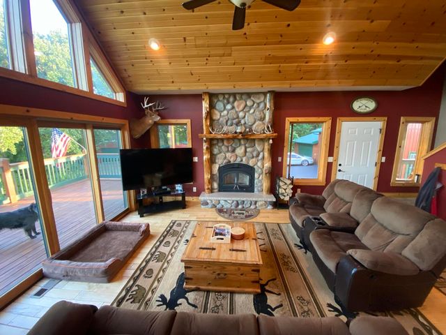 7330 N Crestview Road, Stillman Valley, IL 61084