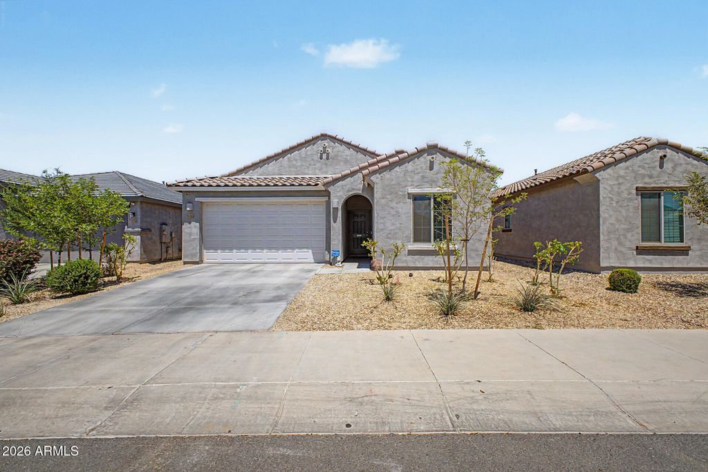 11214 W CHIPMAN Road, Tolleson, AZ 85353