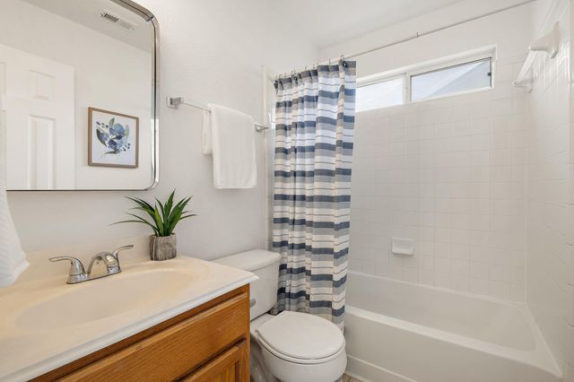 239 Dana DR, Hutto, TX 78634