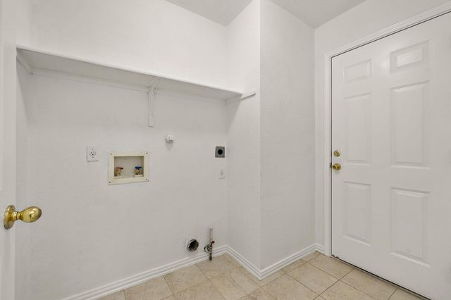 239 Dana DR, Hutto, TX 78634