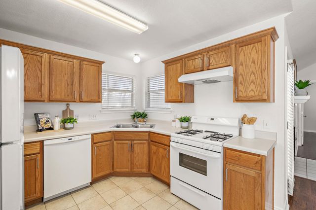 239 Dana DR, Hutto, TX 78634