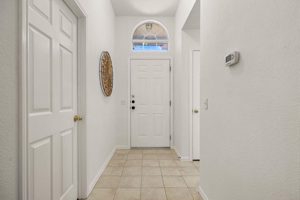 239 Dana DR, Hutto, TX 78634