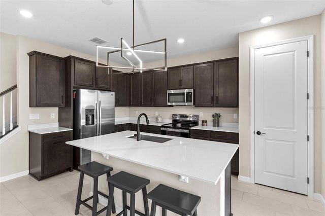 872 GRIFFON AVENUE, Lake Alfred, FL 33850