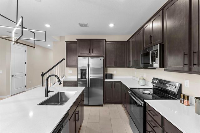 872 GRIFFON AVENUE, Lake Alfred, FL 33850