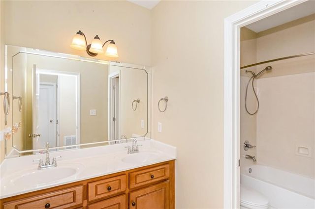 9050 Labrador Trail, Theodore, AL 36582