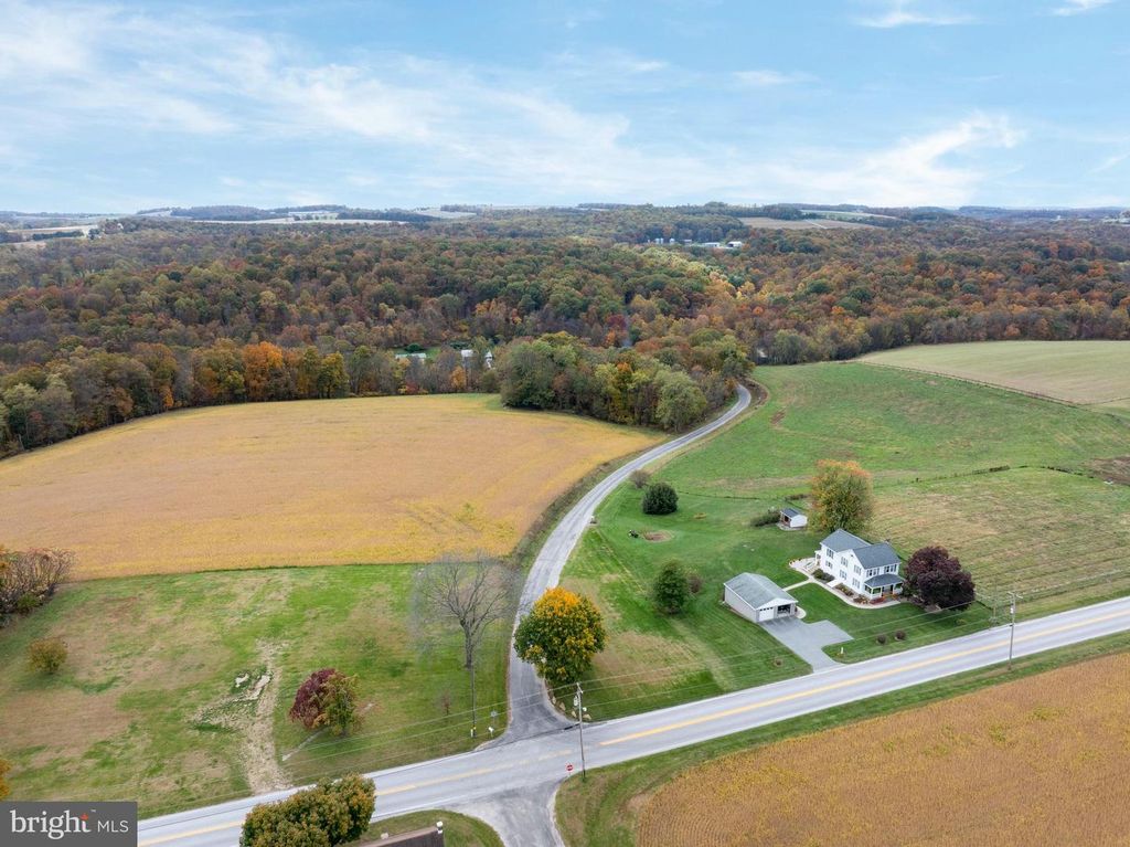 Image 8 of property listing at 2733 FURNACE RD, Felton, PA 17322