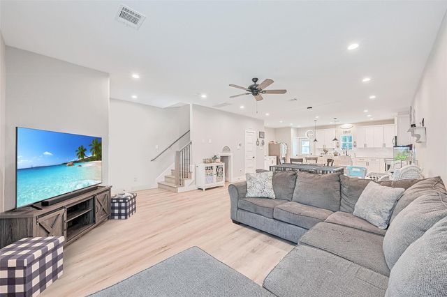 807 Avenue J Place, Conroe, TX 77301