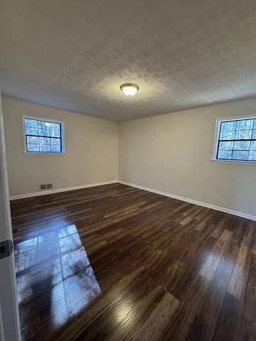 65 Fair Oaks Drive SE, Conyers, GA 30094