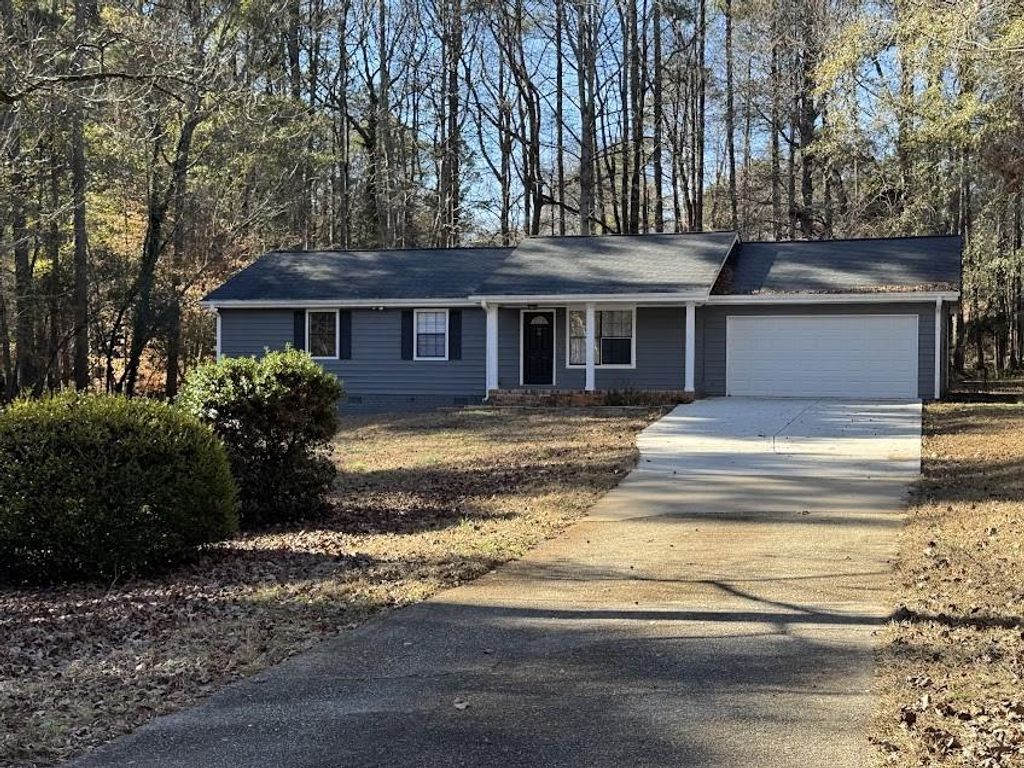 65 Fair Oaks Drive SE, Conyers, GA 30094