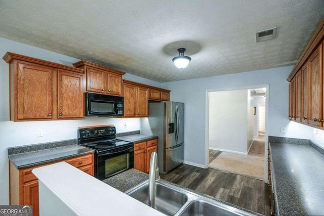 1324 Charleston Avenue, Commerce, GA 30529