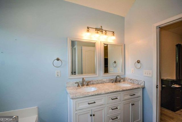 1324 Charleston Avenue, Commerce, GA 30529