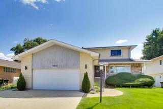 10013 Hope Drive, Rosemont, IL 60018