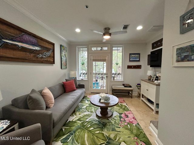 922 Porter Avenue, 206, Ocean Springs, MS 39564