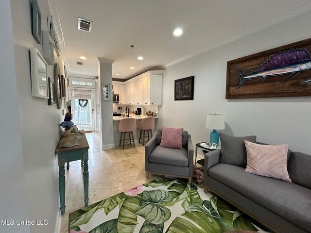 922 Porter Avenue, 206, Ocean Springs, MS 39564