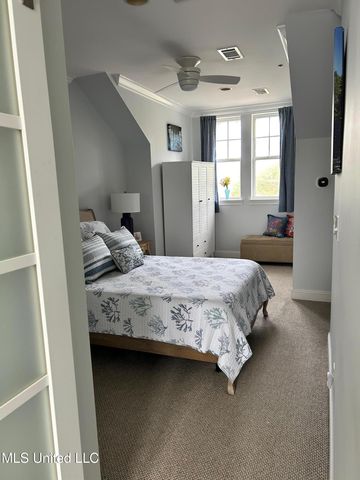 922 Porter Avenue, 206, Ocean Springs, MS 39564