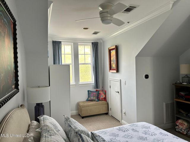 922 Porter Avenue, 206, Ocean Springs, MS 39564