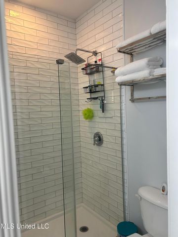 922 Porter Avenue, 206, Ocean Springs, MS 39564