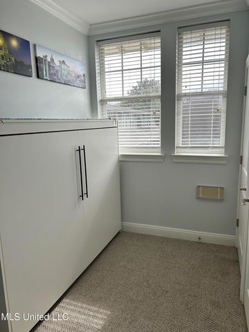 922 Porter Avenue, 206, Ocean Springs, MS 39564