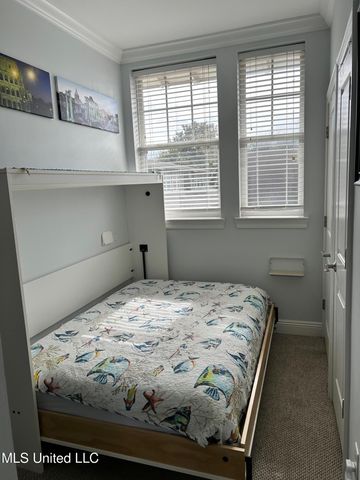 922 Porter Avenue, 206, Ocean Springs, MS 39564