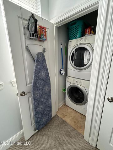 922 Porter Avenue, 206, Ocean Springs, MS 39564