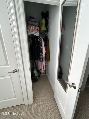 922 Porter Avenue, 206, Ocean Springs, MS 39564