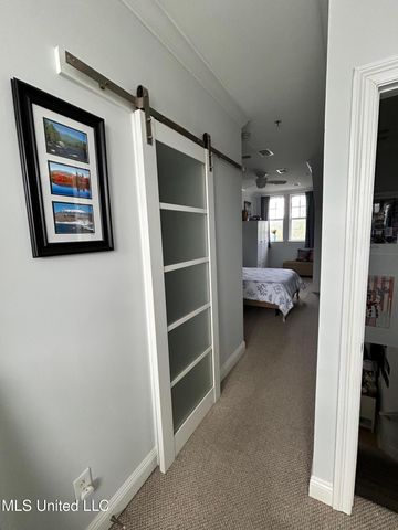 922 Porter Avenue, 206, Ocean Springs, MS 39564