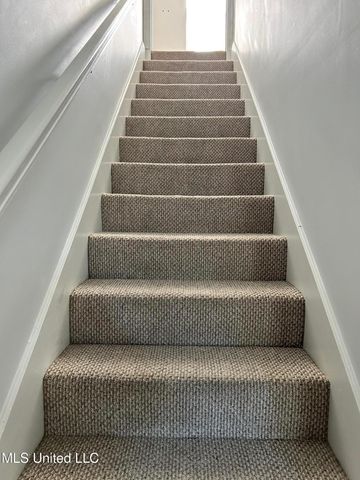 922 Porter Avenue, 206, Ocean Springs, MS 39564