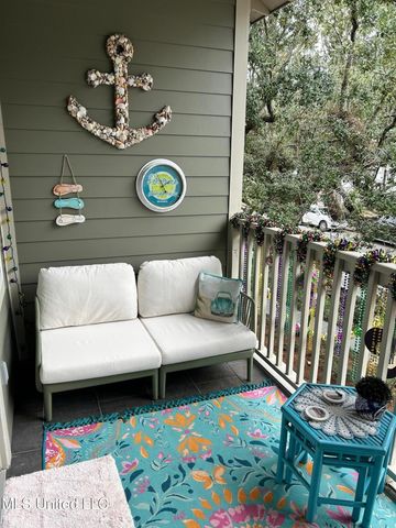 922 Porter Avenue, 206, Ocean Springs, MS 39564