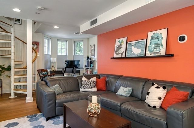4040 Washington St 1, Boston, MA 02131