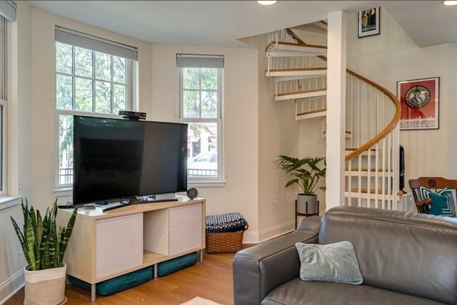 4040 Washington St 1, Boston, MA 02131