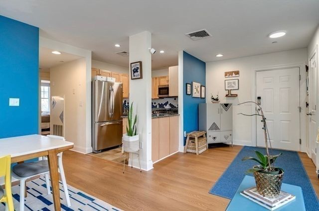 4040 Washington St 1, Boston, MA 02131