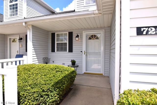 7281 Lilac Court 13B, North Olmsted, OH 44070