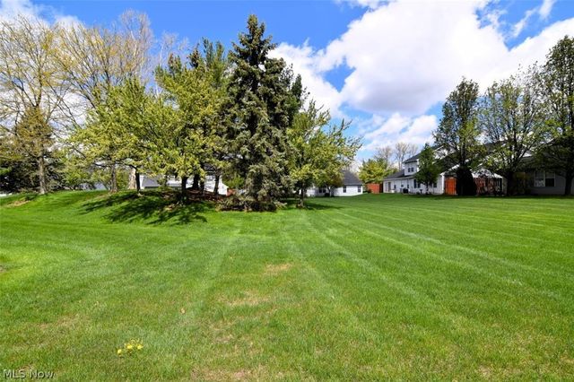 7281 Lilac Court 13B, North Olmsted, OH 44070