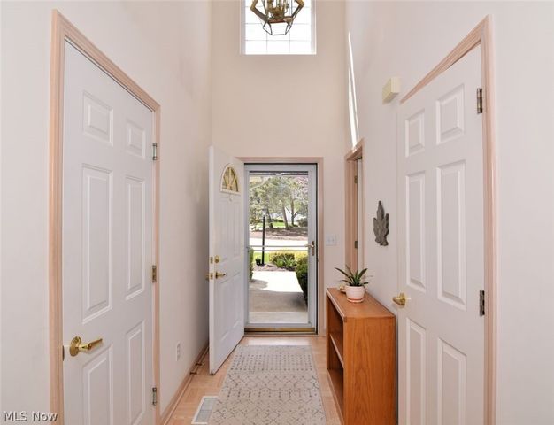 7281 Lilac Court 13B, North Olmsted, OH 44070