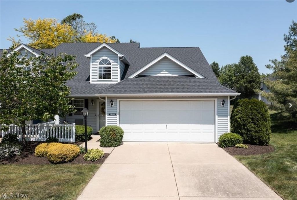 7281 Lilac Court 13B, North Olmsted, OH 44070
