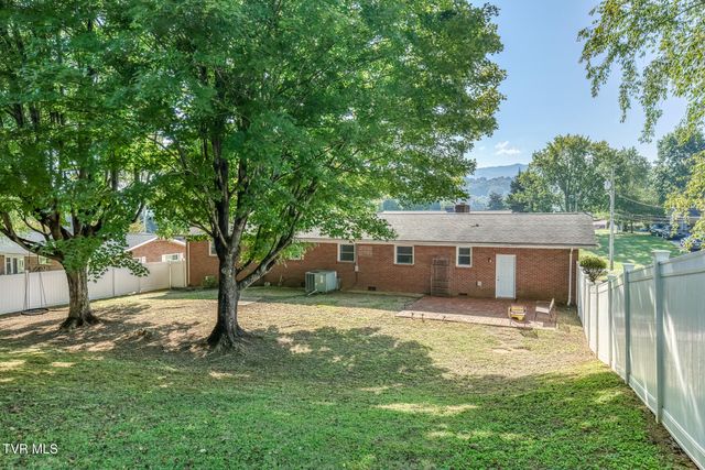 2208 Wyndale Road, Johnson City, TN 37604