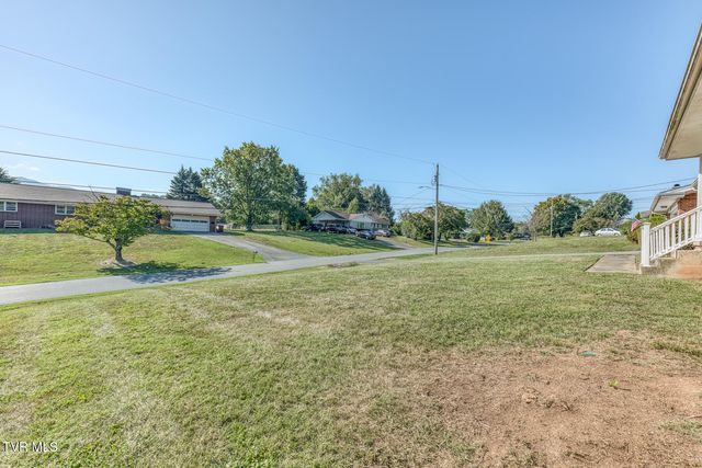 2208 Wyndale Road, Johnson City, TN 37604