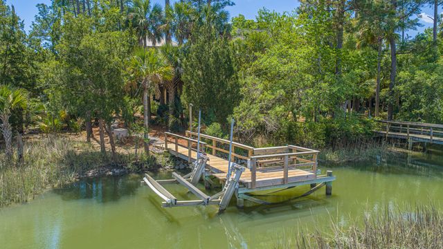 1937 N Creek Drive, Mount Pleasant, SC 29466