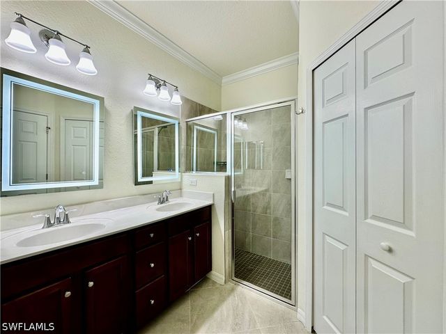 1823 Alameda DR, Naples, FL 34120