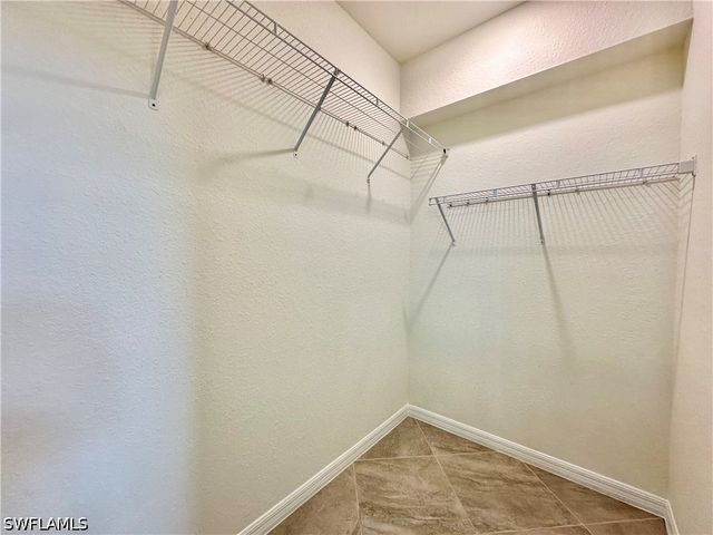 1823 Alameda DR, Naples, FL 34120