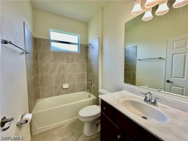 1823 Alameda DR, Naples, FL 34120