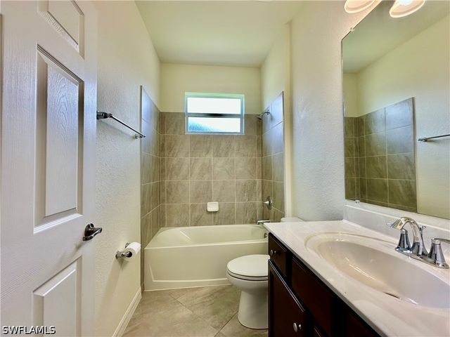 1823 Alameda DR, Naples, FL 34120