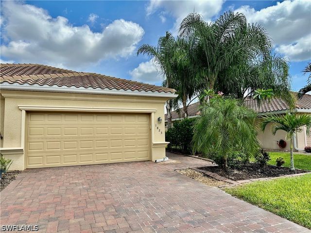 1823 Alameda DR, Naples, FL 34120