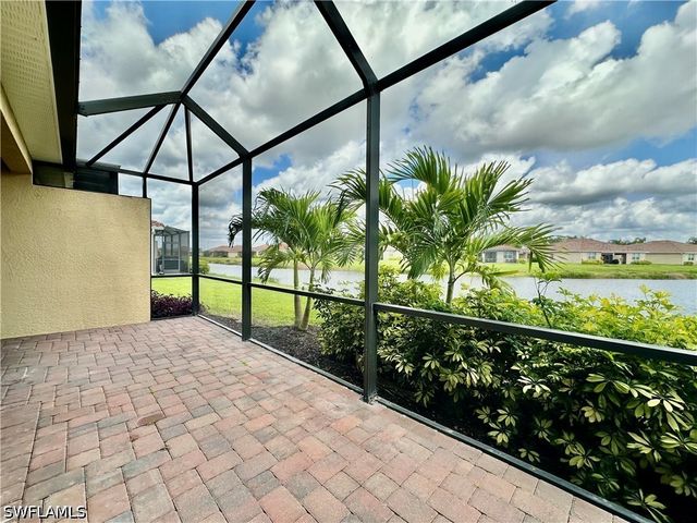 1823 Alameda DR, Naples, FL 34120
