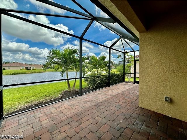 1823 Alameda DR, Naples, FL 34120
