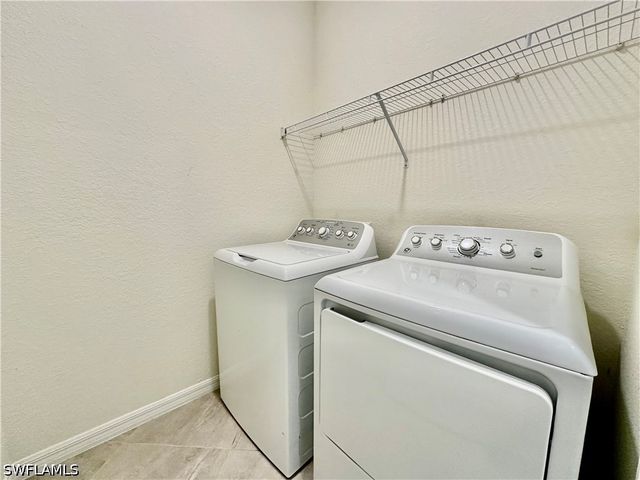 1823 Alameda DR, Naples, FL 34120