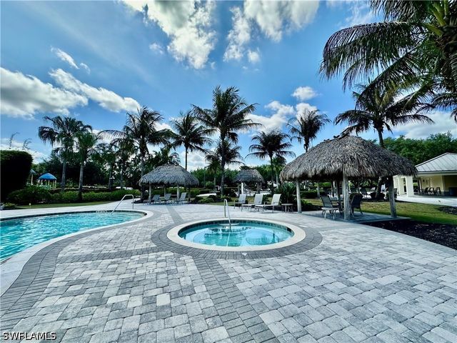 1823 Alameda DR, Naples, FL 34120