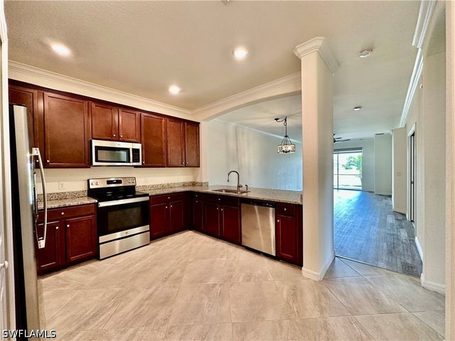 1823 Alameda DR, Naples, FL 34120